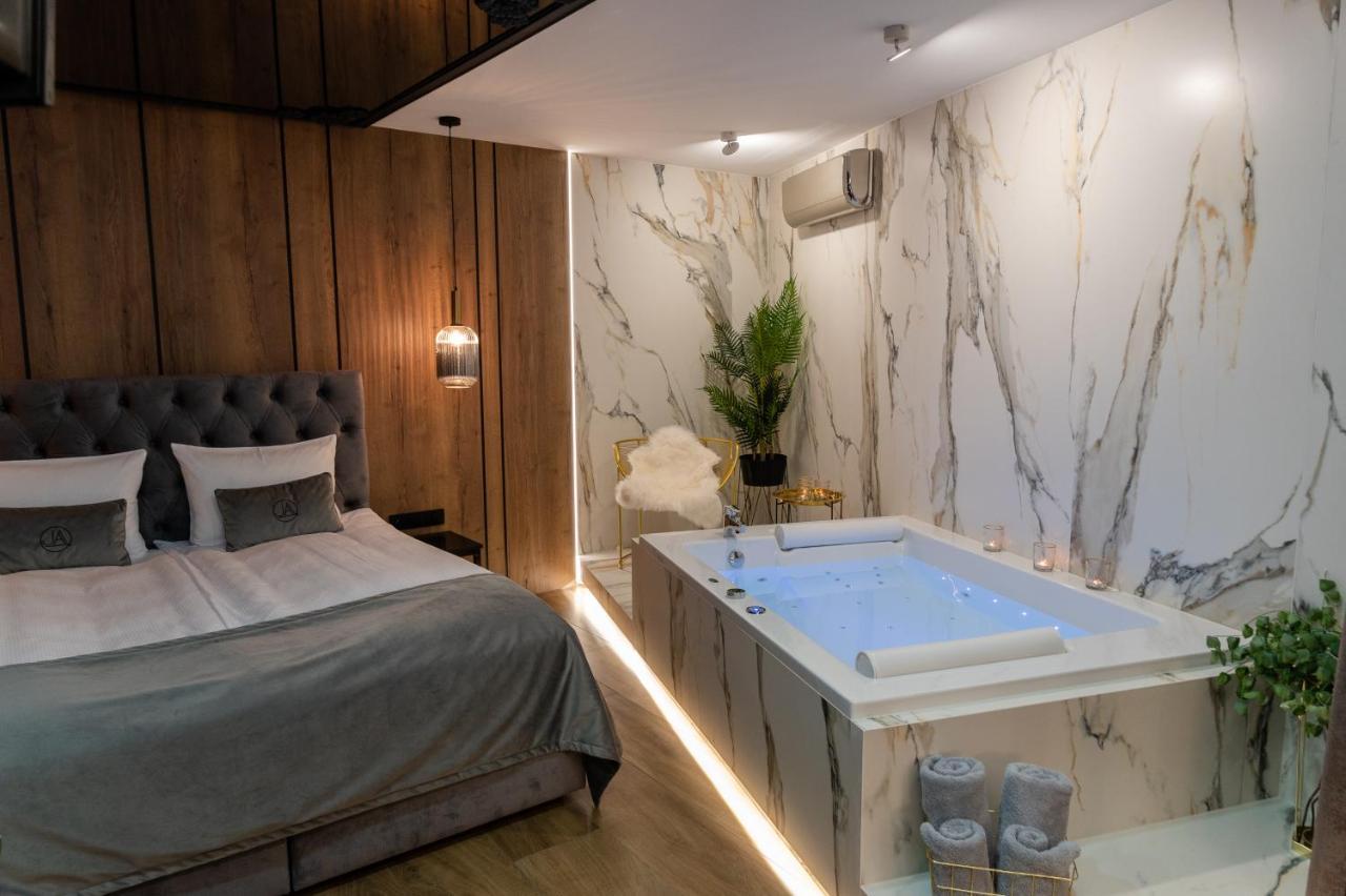 Jacuzzi Apartment Main Square Kraków Exteriör bild