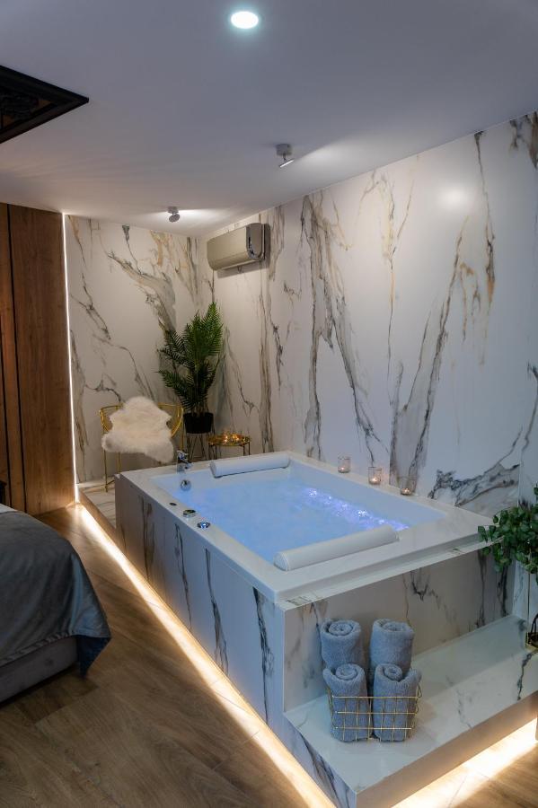 Jacuzzi Apartment Main Square Kraków Exteriör bild